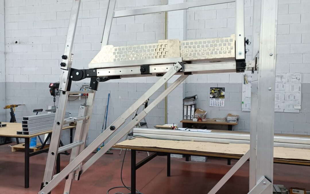 Plataforma telescópica para acceder a hueco de ascensor