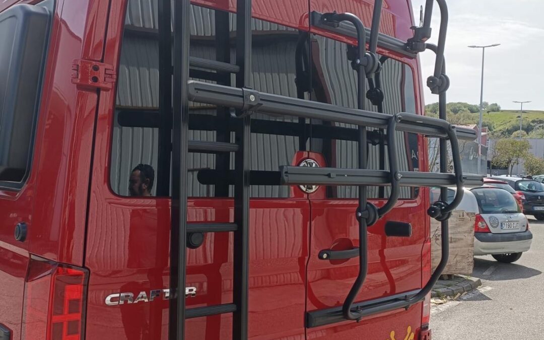 Estructura escalera + amarre para furgoneta camperizada o caravana